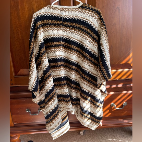 RVCA Turkic Poncho Sweater in Black Stripe size xs/s - Picture 6 of 8
